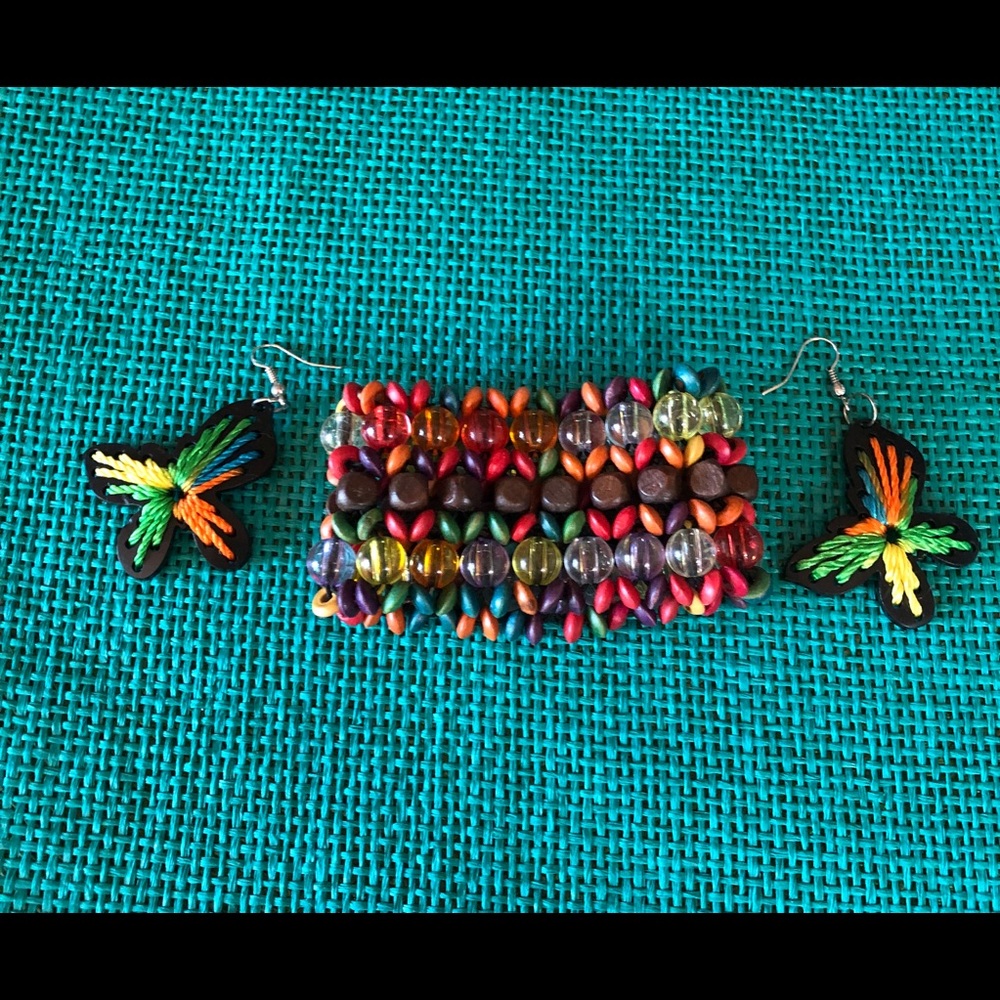 Gorgeous Large Embroidered Butterfly Earrings - Picture 4 of 4